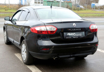 Подержанный автомобиль Renault Fluence 2010 года (4 фото)