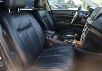 Подержанный автомобиль Nissan Teana 2008 года (10 фото)