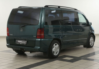 Подержанный автомобиль Mercedes-Benz Vito 1999 года (4 фото)