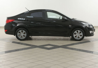 Подержанный автомобиль Hyundai Solaris Sedan 2014 года (5 фото)