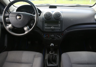 Подержанный автомобиль Chevrolet Aveo Sedan 2008 года (12 фото)