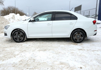 Подержанный автомобиль Skoda Rapid Liftback 2020 года (8 фото)