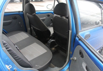 Подержанный автомобиль Daewoo Matiz 2012 года (10 фото)