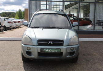 Подержанный автомобиль Hyundai Tucson 2006 года (2 фото)
