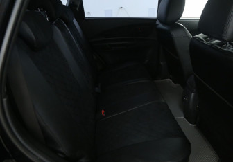 Подержанный автомобиль Hyundai Tucson 2006 года (11 фото)