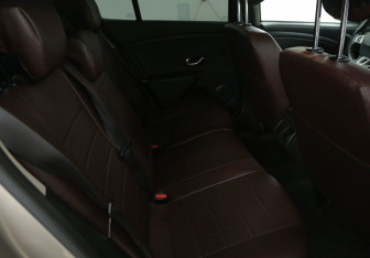 Подержанный автомобиль Renault Megane Hatchback 2013 года (11 фото)