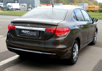 Подержанный автомобиль Citroen C4 Sedan 2015 года (6 фото)