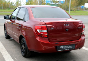 Подержанный автомобиль LADA (ВАЗ) Granta Sedan 2017 года (4 фото)