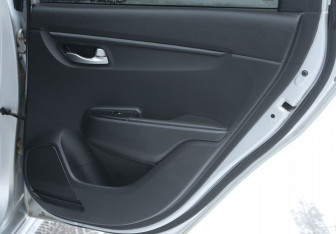 Подержанный автомобиль Kia Rio Sedan 2018 года (19 фото)