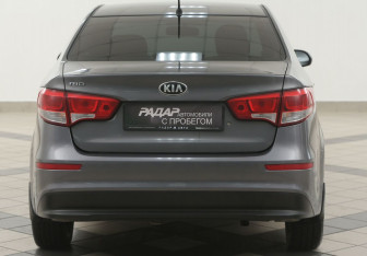 Подержанный автомобиль Kia Rio Sedan 2015 года (3 фото)