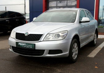 Подержанный автомобиль Skoda Octavia Liftback 2011 года (3 фото)
