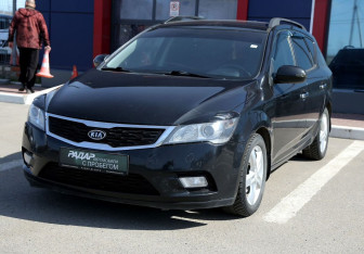 Подержанный автомобиль Kia Ceed Wagon 2010 года (3 фото)