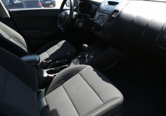 Подержанный автомобиль Kia Cerato Sedan 2013 года (9 фото)