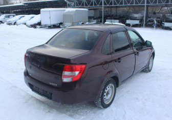 Подержанный автомобиль LADA (ВАЗ) Granta Sedan 2013 года (7 фото)