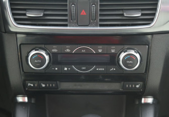 Подержанный автомобиль Mazda CX-5 2015 года (15 фото)