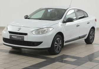 Подержанный автомобиль Renault Fluence 2012 года (8 фото)