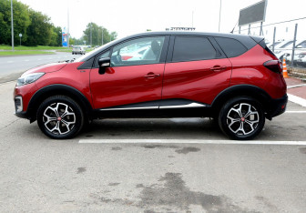 Подержанный автомобиль Renault Kaptur 2020 года (8 фото)