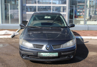 Подержанный автомобиль Renault Laguna Liftback 2007 года (2 фото)