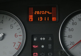 Подержанный автомобиль Renault Logan Sedan 2013 года (17 фото)