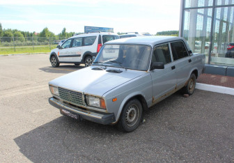 Подержанный автомобиль LADA (ВАЗ) 2107 2012 года (3 фото)