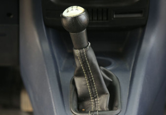 Подержанный автомобиль Peugeot 1007 2006 года (13 фото)