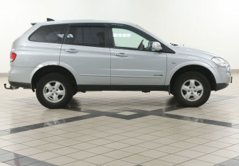 Подержанный автомобиль SsangYong Kyron 2011 года (5 фото)