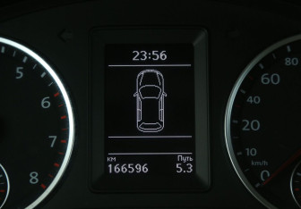 Подержанный автомобиль Volkswagen Tiguan 2015 года (18 фото)