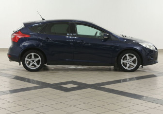 Подержанный автомобиль Ford Focus Hatchback 2012 года (5 фото)