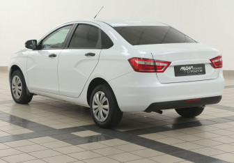 Подержанный автомобиль LADA (ВАЗ) Vesta Sedan 2022 года (2 фото)