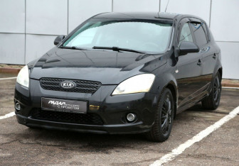 Подержанный автомобиль Kia Ceed Hatchback 2008 года (3 фото)