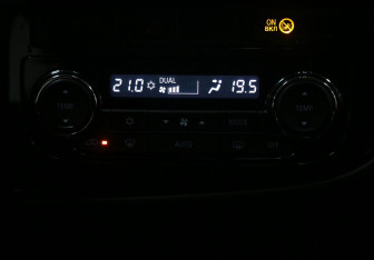 Подержанный автомобиль Mitsubishi Outlander 2012 года (17 фото)