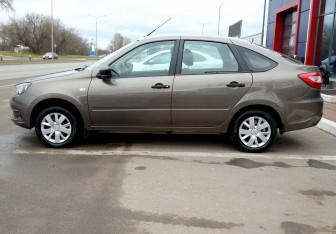 Подержанный автомобиль LADA (ВАЗ) Granta Liftback 2019 года (8 фото)