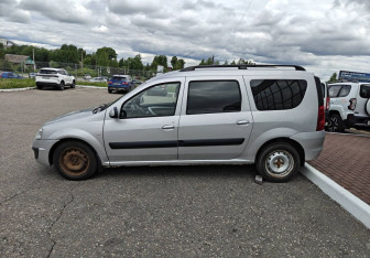 Подержанный автомобиль LADA (ВАЗ) Largus Wagon 2014 года (4 фото)