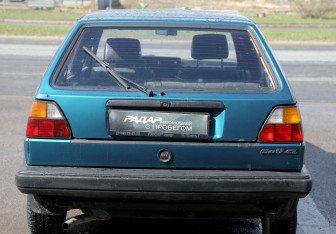 Подержанный автомобиль Volkswagen Golf Hatchback 1990 года (5 фото)