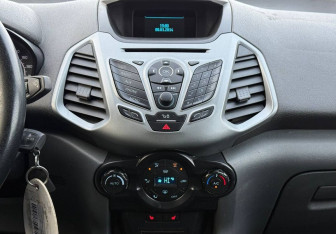 Подержанный автомобиль Ford EcoSport 2014 года (10 фото)