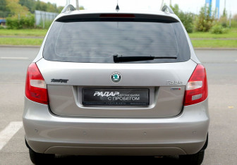Подержанный автомобиль Skoda Fabia Wagon 2011 года (5 фото)