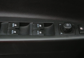 Подержанный автомобиль Opel Antara 2014 года (17 фото)