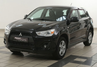 Подержанный автомобиль Mitsubishi ASX 2014 года (8 фото)