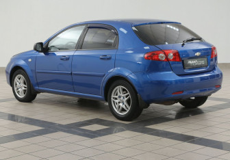 Подержанный автомобиль Chevrolet Lacetti Hatchback 2011 года (2 фото)