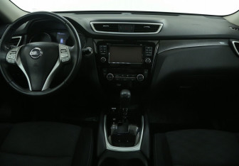 Подержанный автомобиль Nissan X-Trail 2018 года (12 фото)