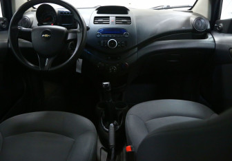 Подержанный автомобиль Chevrolet Spark 2011 года (8 фото)