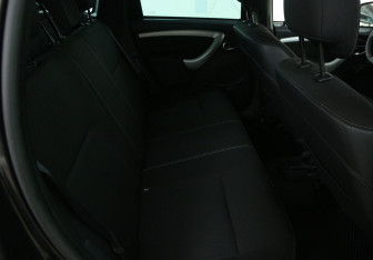 Подержанный автомобиль Nissan Terrano 2014 года (11 фото)