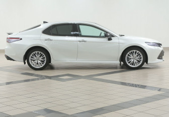 Подержанный автомобиль Toyota Camry Sedan 2020 года (5 фото)
