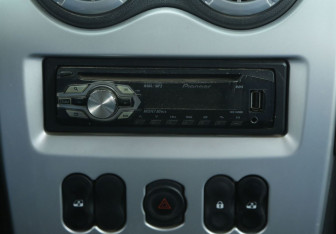 Подержанный автомобиль Renault Logan Sedan 2013 года (13 фото)