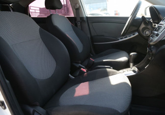 Подержанный автомобиль Hyundai Solaris Sedan 2013 года (10 фото)