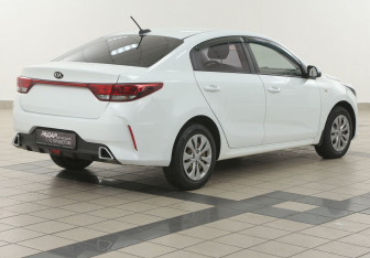 Подержанный автомобиль Kia Rio Sedan 2021 года (4 фото)