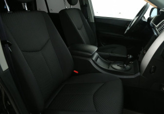 Подержанный автомобиль SsangYong Kyron 2013 года (10 фото)