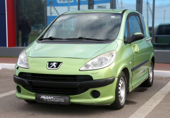 Подержанный автомобиль Peugeot 1007 2006 года (3 фото)