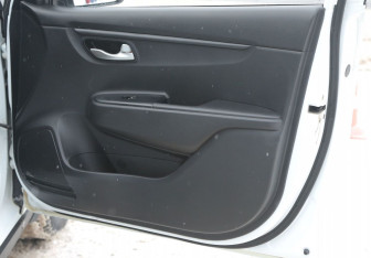 Подержанный автомобиль Kia Rio Hatchback 2020 года (18 фото)