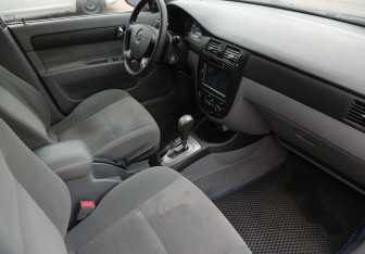 Подержанный автомобиль Daewoo Gentra Sedan 2014 года (9 фото)